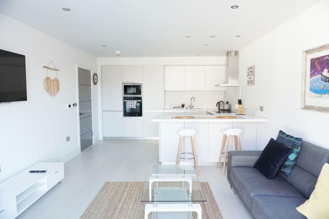 Saltwater Suites At Fistral New Quay Kültér fotó
